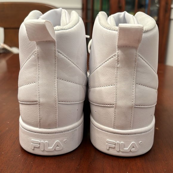 Women’s FILA white leather high top sneaker size 9 - Picture 7 of 12